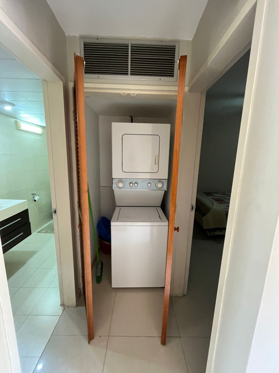Apartamento en Venta Lechería con vista a los canales navegables - Conjunto Residencial Punta Marina