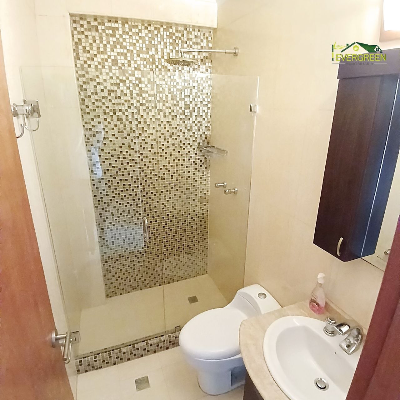 Townhouse C.R Marina Azul, Lechería Venezuela