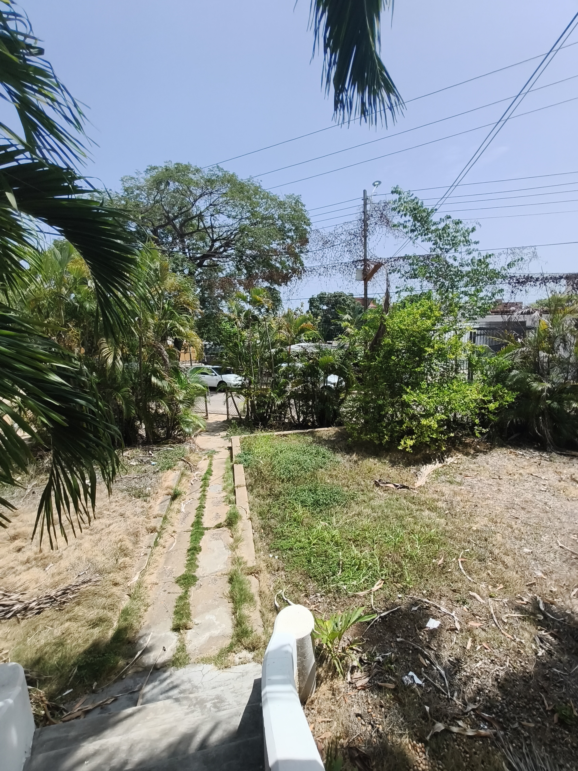 Terreno en Venta con Casa Antigua Sector Las Garzas