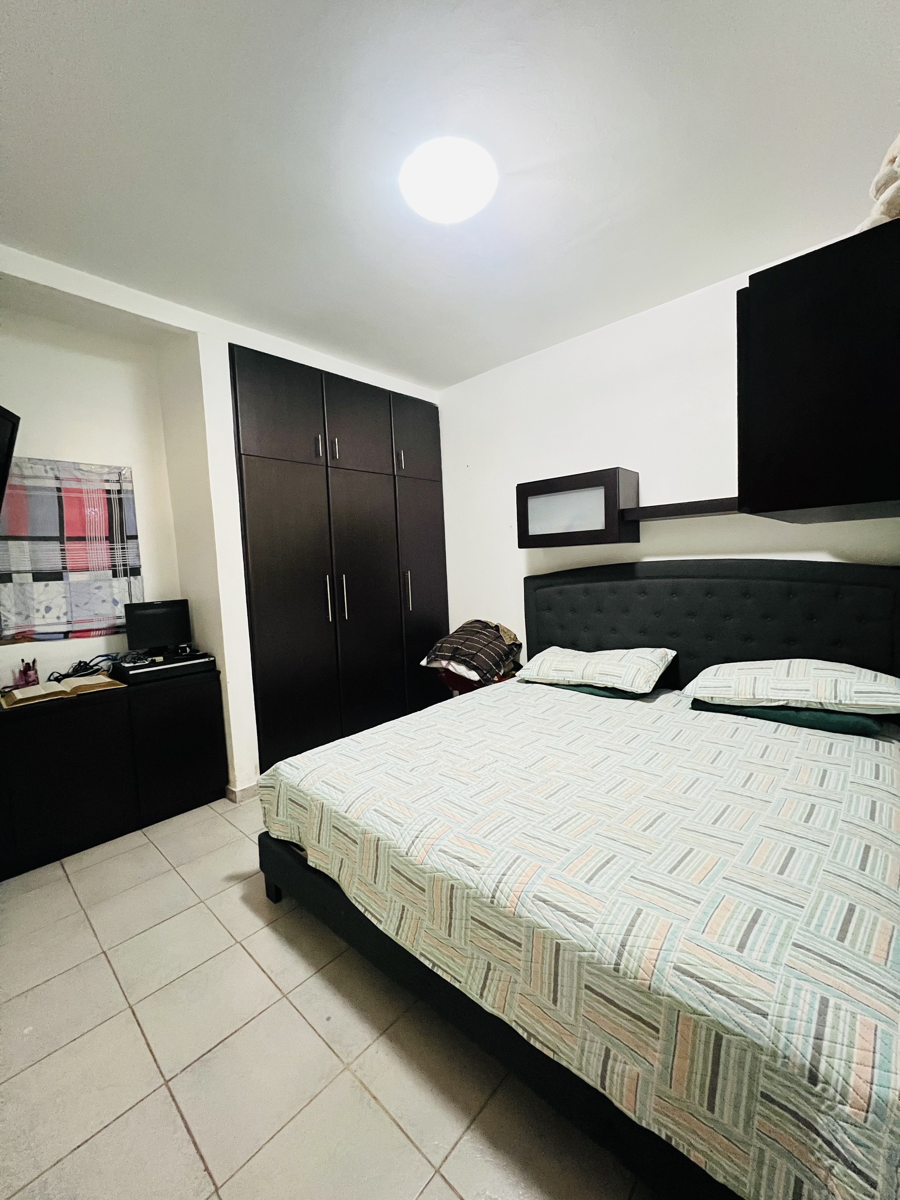 Townhouse en Venta  Av. Centurión Nueva Barcelona Resd. Villas de Lourdes