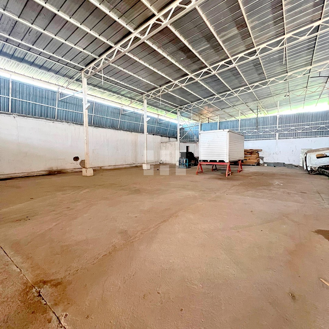 Galpón Industrial en Venta  Barcelona Zona Industrial.