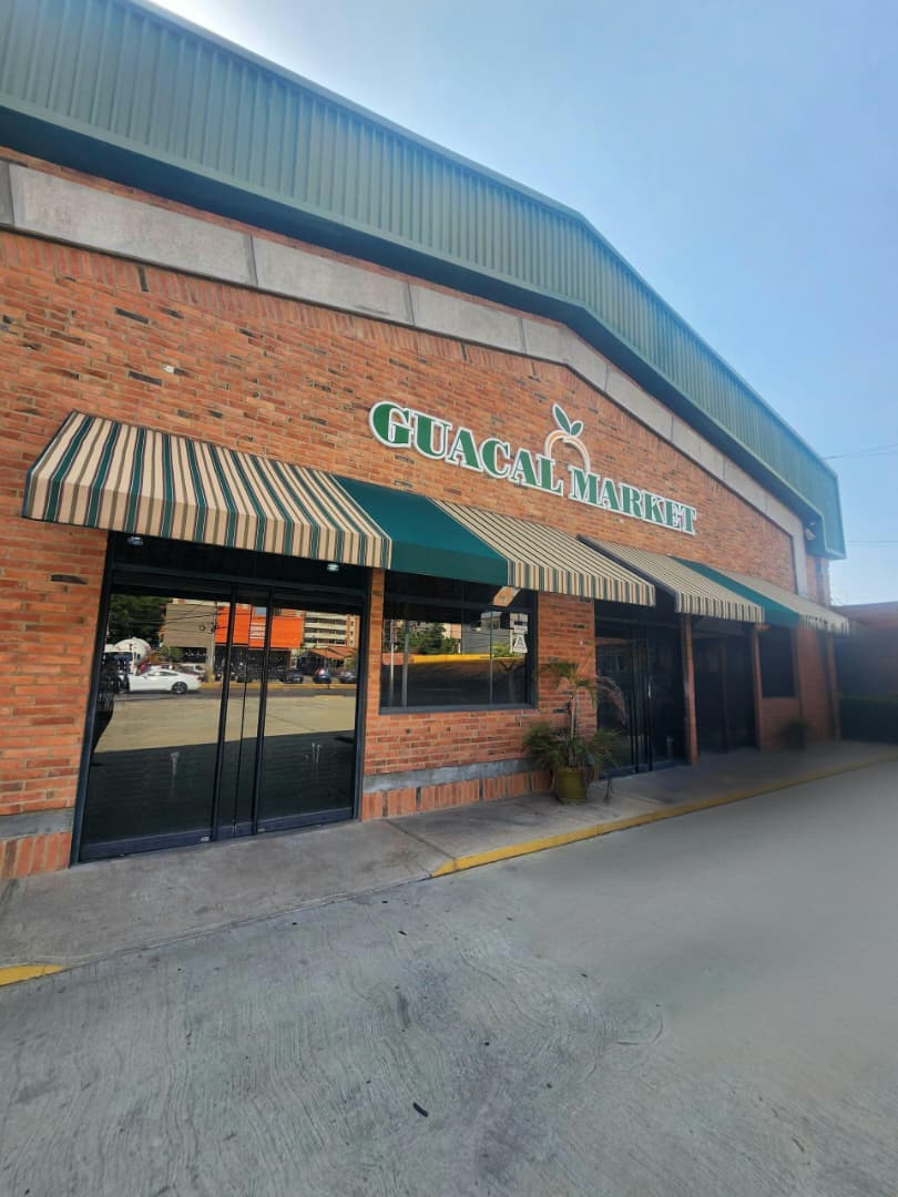 Local Comercial en Venta Av. Principal de Lechería