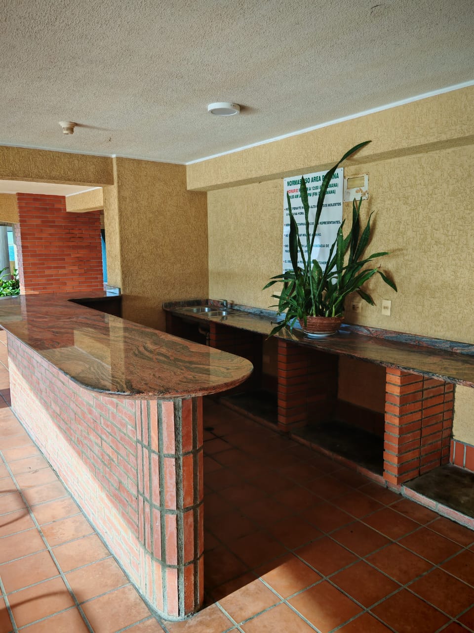 Apartamento con vista al mar y salida a la playa Resd. Alborada Lechería