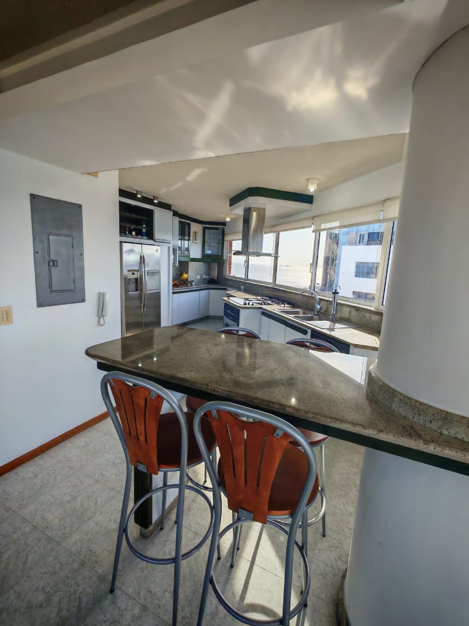 Apartamento con vista al mar y salida a la playa Resd. Alborada Lechería